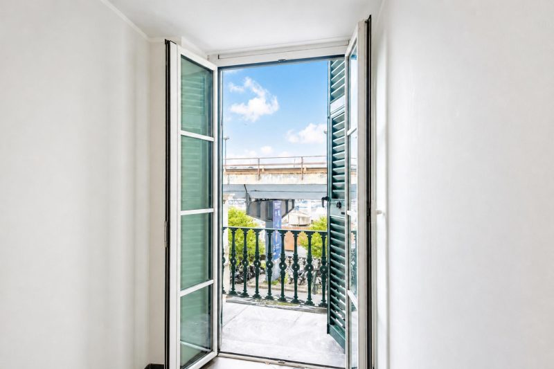 Beautiful Apartment Next To Aquarium