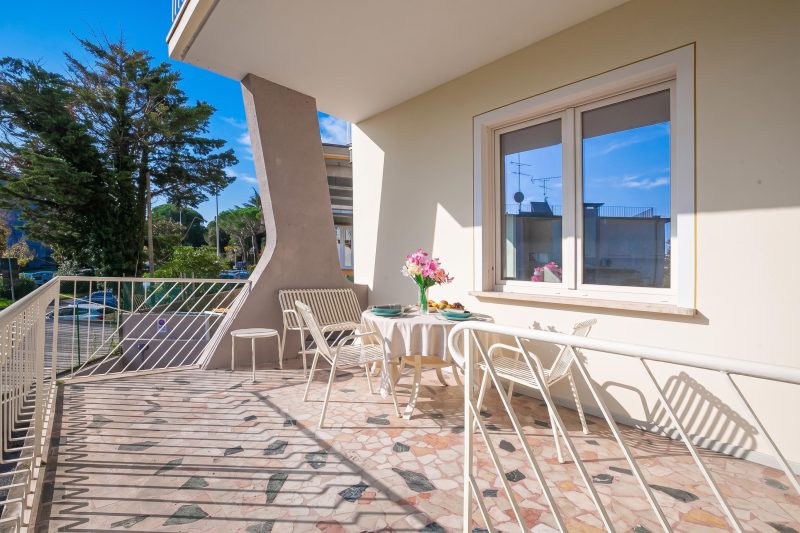 La Maison Fleurie Appartamento Glicine 2BR Walk Beach