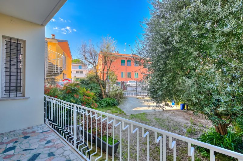 La Maison Fleurie Appartamento Glicine 2BR Walk Beach
