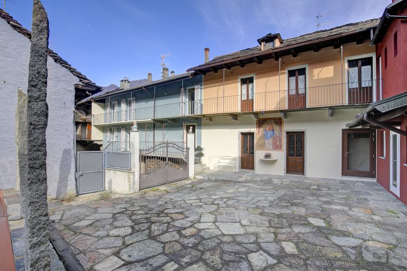 Casa del Nildo near Mountain and Lake Mergozzo