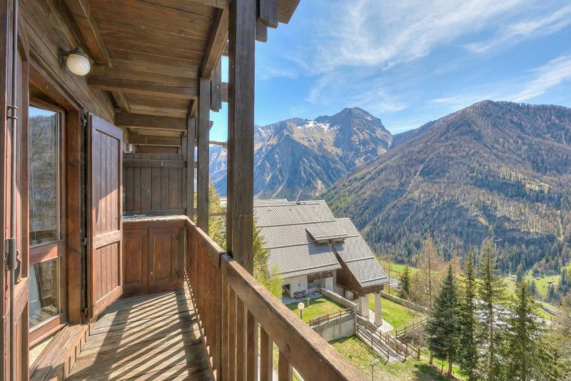 Grange Romantic Retreat Mountain View
