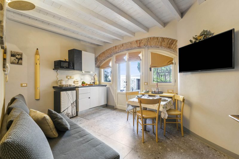 Sole Priscilla House - Terrace & parking