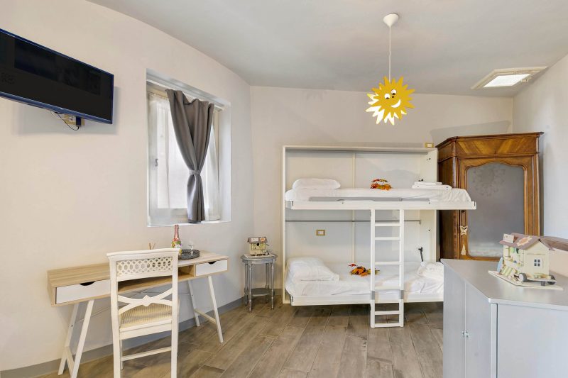 Sole Priscilla House - Terrace & parking