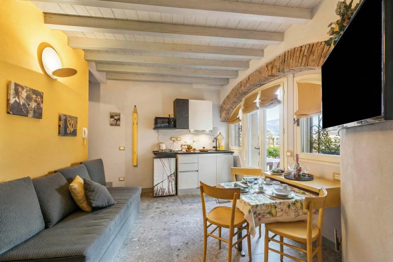 Sole Priscilla House - Terrace & parking