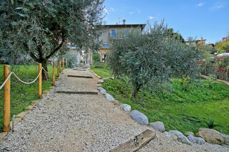 Sole Priscilla House - Terrace & parking