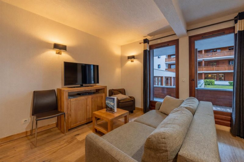 l'Ours Bleu B01 Ski-In at Vallorcine| Shared Pool, Gym & Wellness