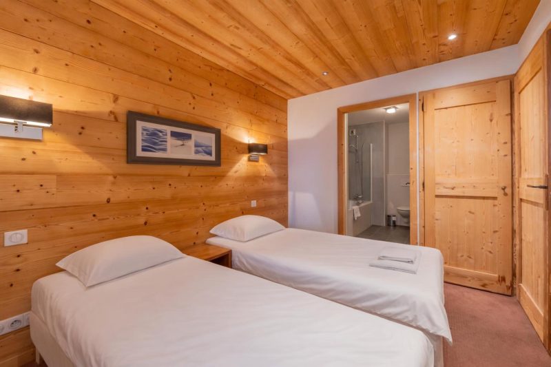 l'Ours Bleu B01 Ski-In at Vallorcine| Shared Pool, Gym & Wellness