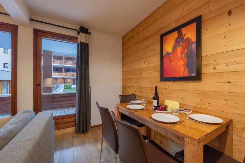 l'Ours Bleu B01 Ski-In at Vallorcine| Shared Pool, Gym & Wellness