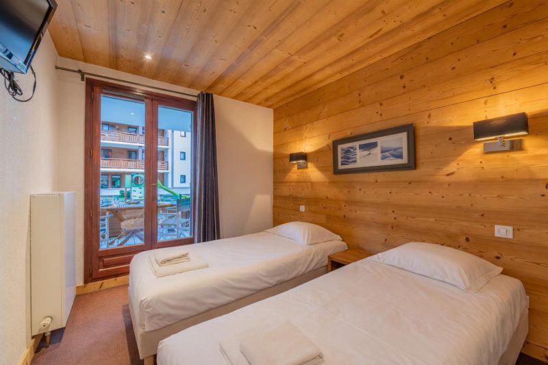 l'Ours Bleu B01 Ski-In at Vallorcine| Shared Pool, Gym & Wellness