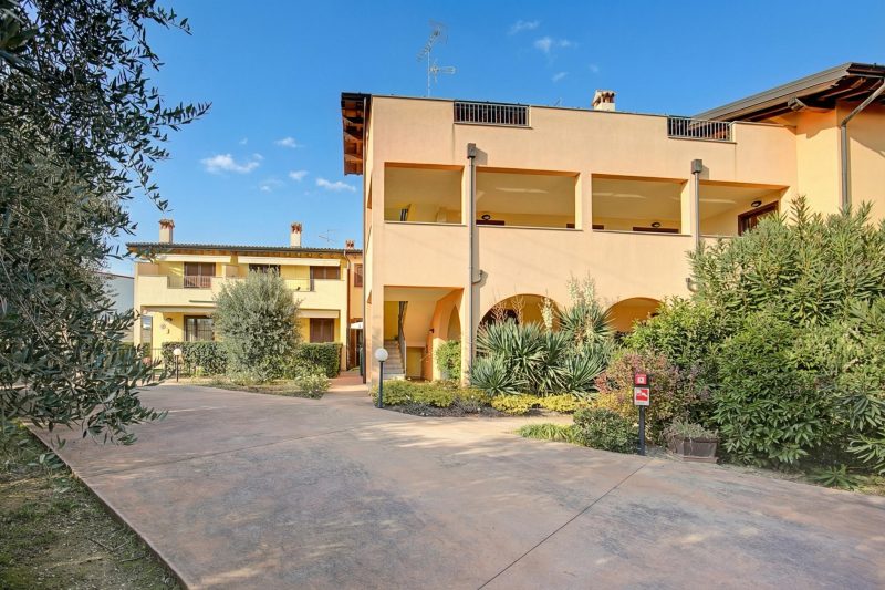 Holiday Sun Puegnago | Terrace & Pool