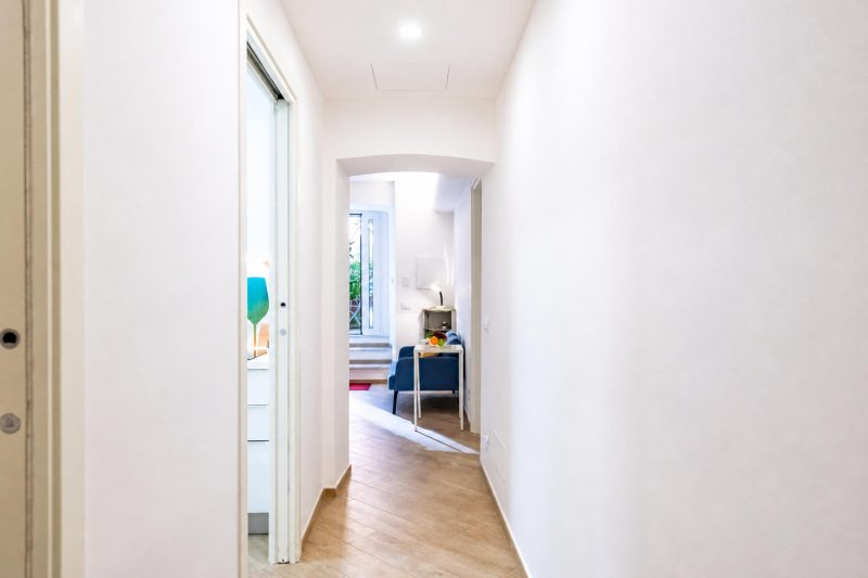 Central Flat with Private Parking in Genova