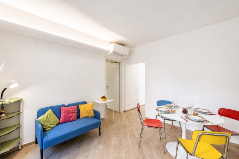 Central Flat with Private Parking in Genova