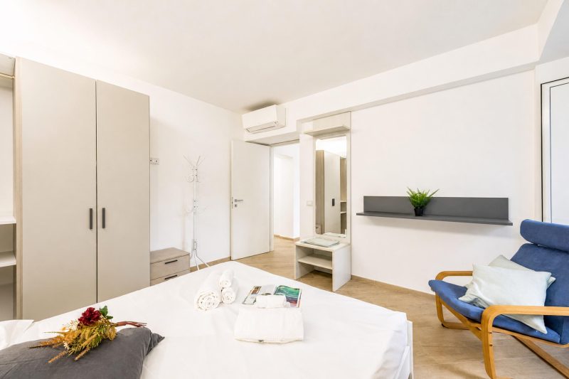 Central Flat with Private Parking in Genova