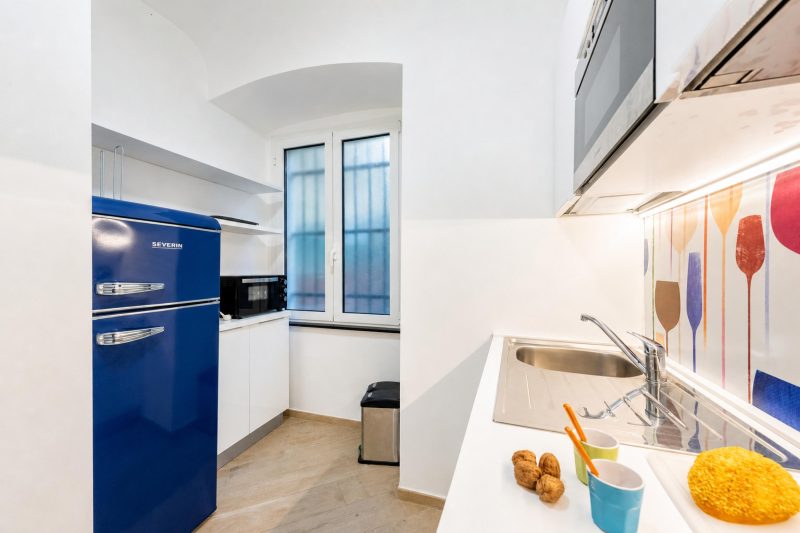 Central Flat with Private Parking in Genova