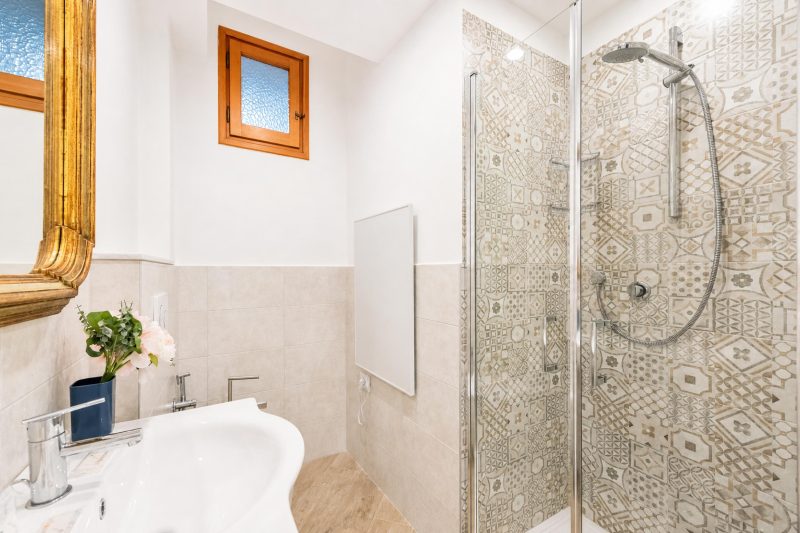 Central Flat with Private Parking in Genova