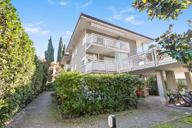 Riva's Garden Home