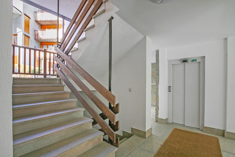 The Sunflower - Apt with Balcony and Private Parking