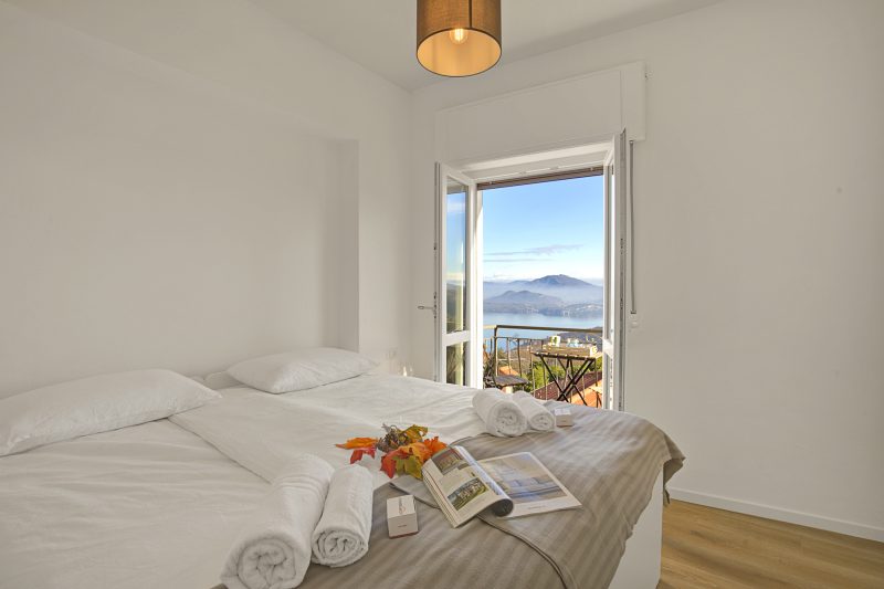 Luce - Lake View Balcony Apartment in Stresa Hill