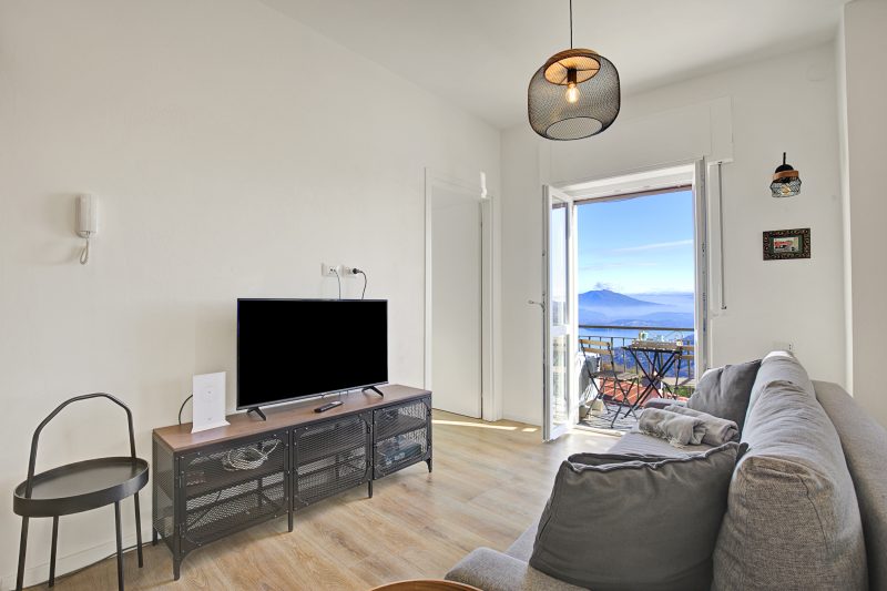 Luce - Lake View Balcony Apartment in Stresa Hill