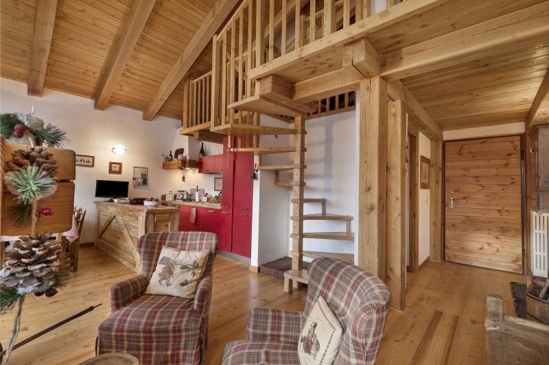 Gleise Lodge apartment with Balcony & Views