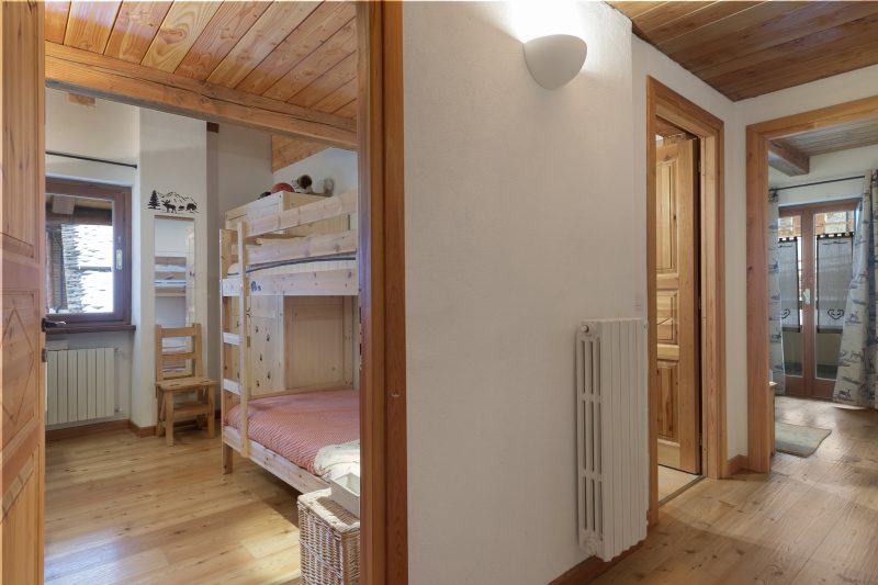Gleise Lodge apartment with Balcony & Views