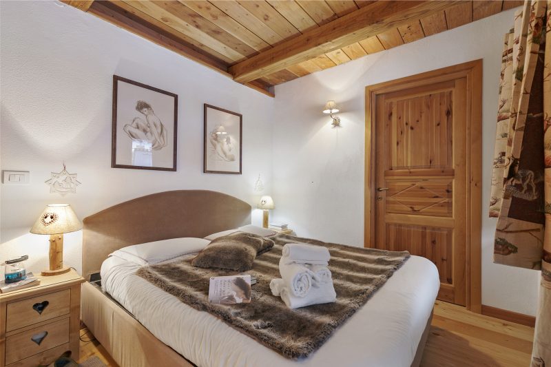 Gleise Lodge apartment with Balcony & Views