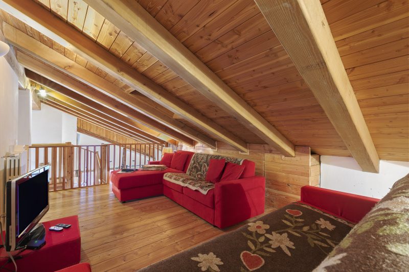 Gleise Lodge apartment with Balcony & Views