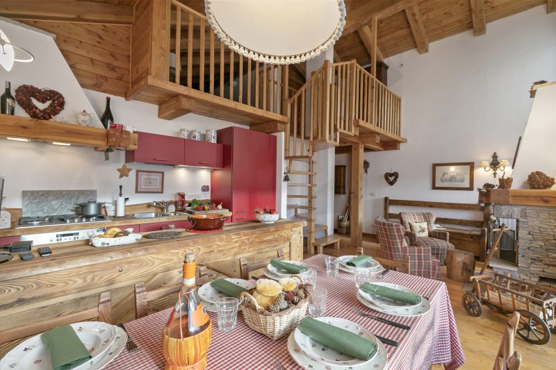 Gleise Lodge apartment with Balcony & Views
