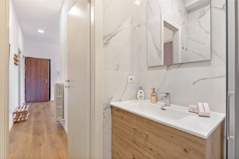 Gaia on Stresa Hill: 2BR with AC and Outdoor Space
