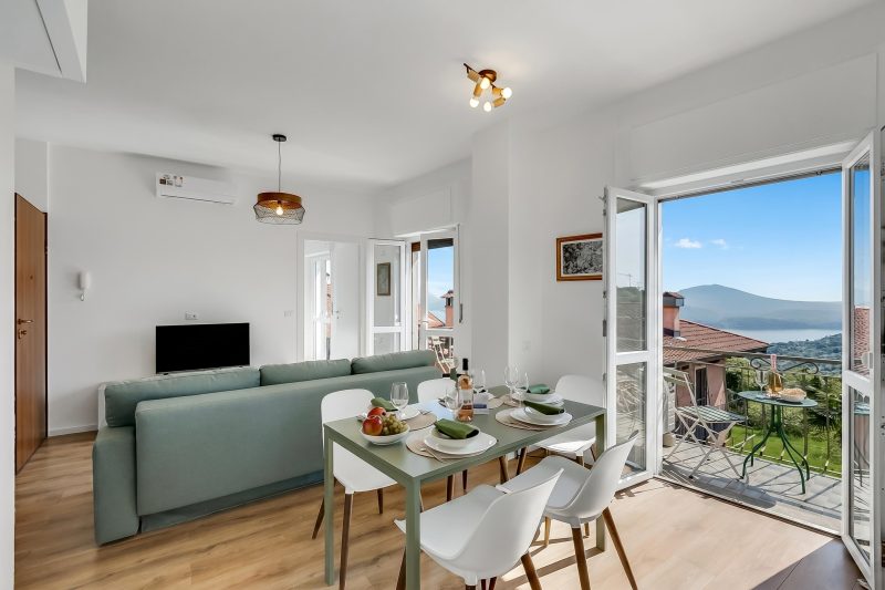 Nova Lake View - Apartment with Balcony in Stresa
