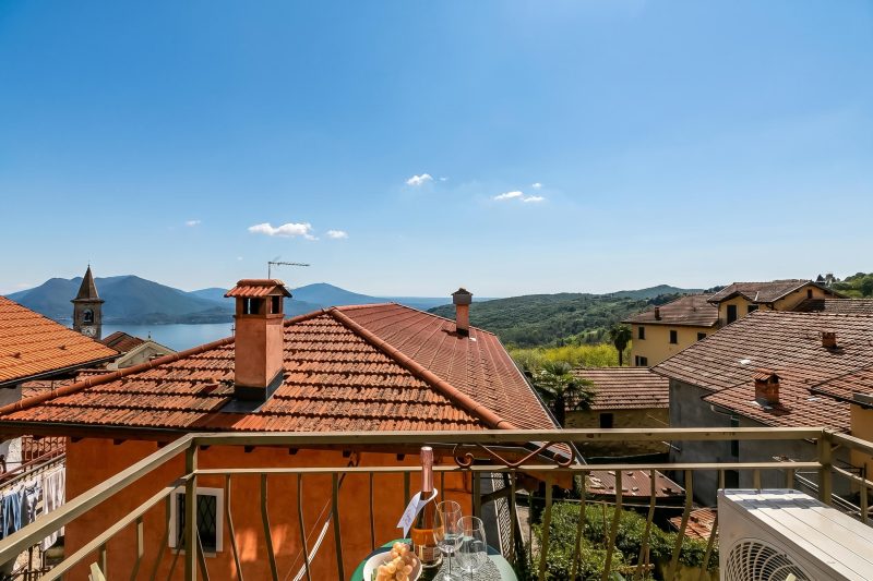 Nova Lake View - Apartment with Balcony in Stresa