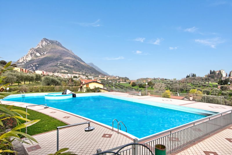 John's House-Lakeview & shared pool