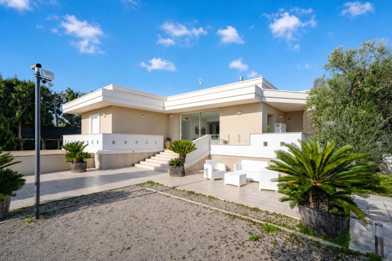 Villa Torricella Pool and Sunny Garden
