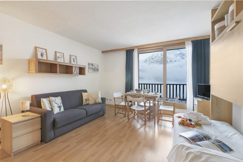Studio Sansi 34 with Balcony Views