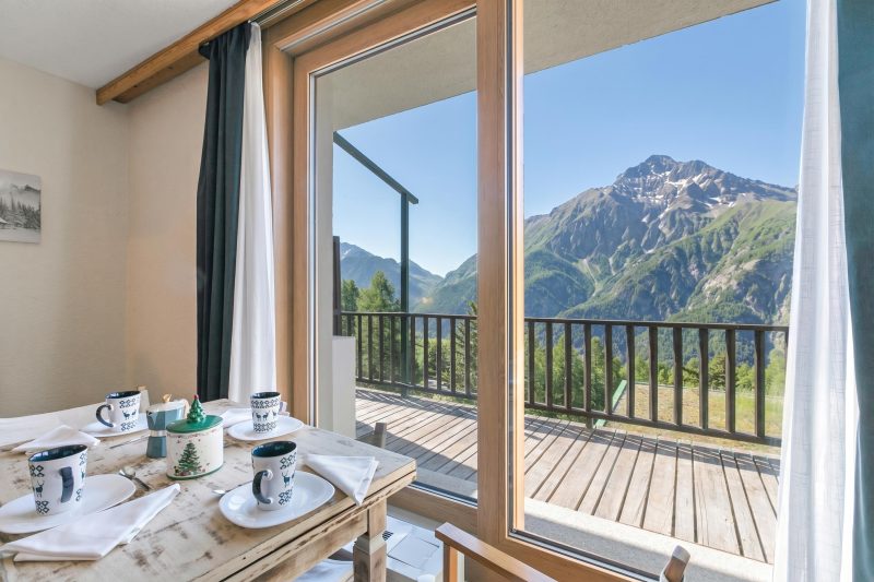 Studio Sansi 34 with Balcony Views