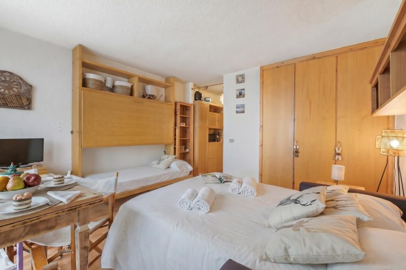 Studio Sansi 34 with Balcony Views