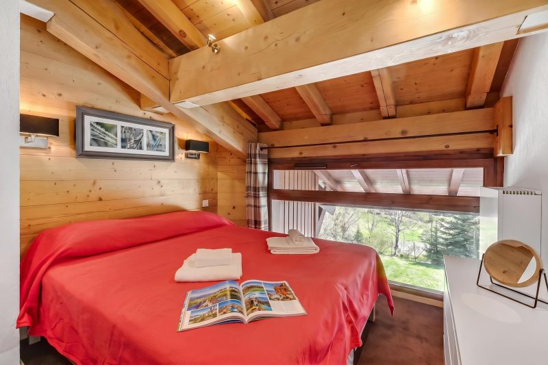 l'Ours Bleu B33 Ski-In at Vallorcine| Shared Pool, Gym & Wellness