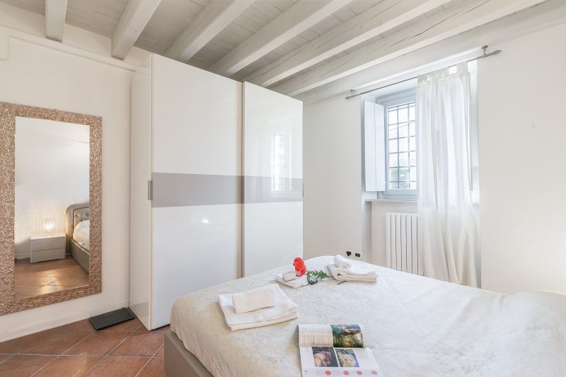 Magnolia House: Sirmione Apt for 4 with Shared Pool