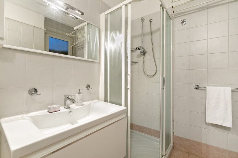 Magnolia House: Sirmione Apt for 4 with Shared Pool