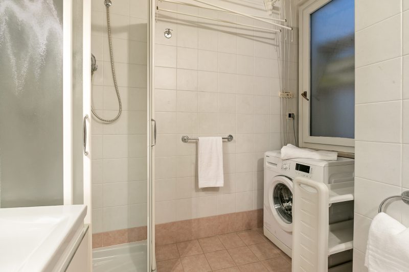 Magnolia House: Sirmione Apt for 4 with Shared Pool