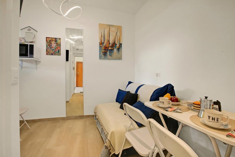 Jolie Sur La Mer - Petit Studio with Shared Pool