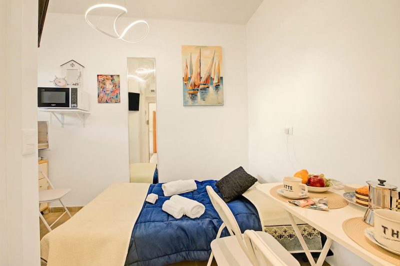 Jolie Sur La Mer - Petit Studio with Shared Pool