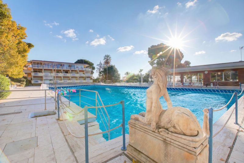 Jolie Sur La Mer - Petit Studio with Shared Pool