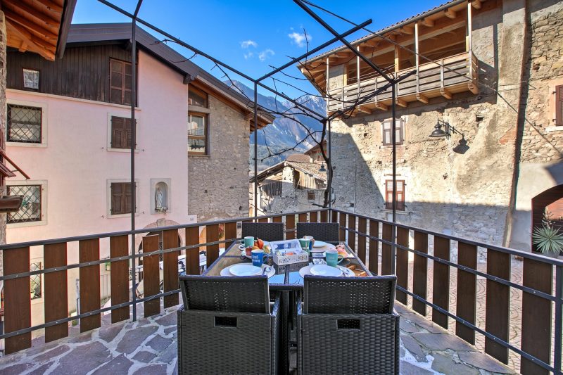 Villa Pastoedo Ap. Giallo - Terrace & Mountain Views
