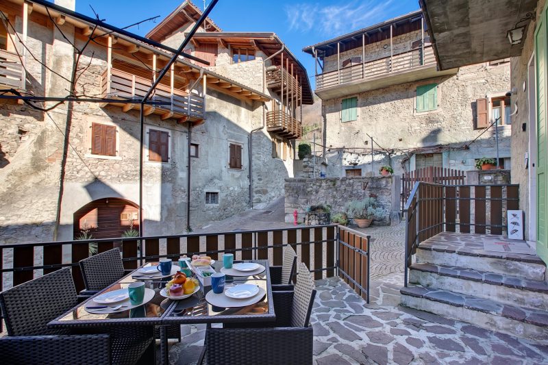 Villa Pastoedo Ap. Giallo - Terrace & Mountain Views