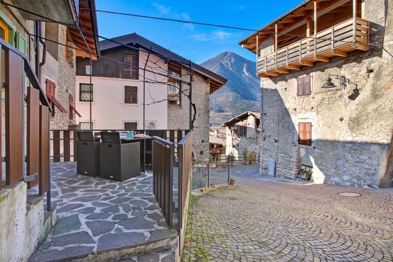 Villa Pastoedo Ap. Giallo - Terrace & Mountain Views