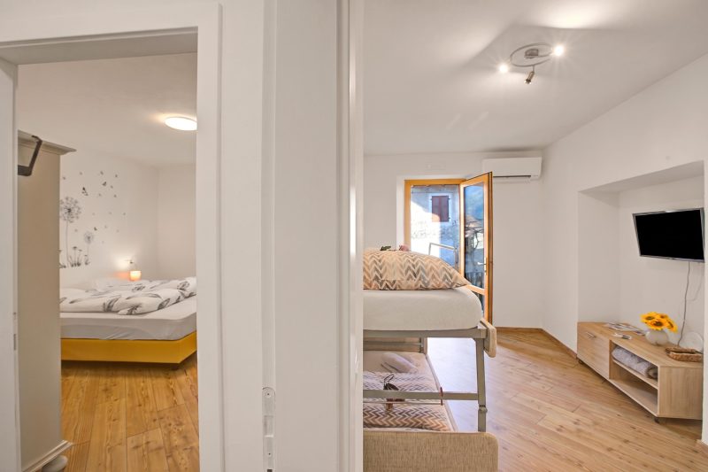 Villa Pastoedo Ap. Giallo - Terrace & Mountain Views