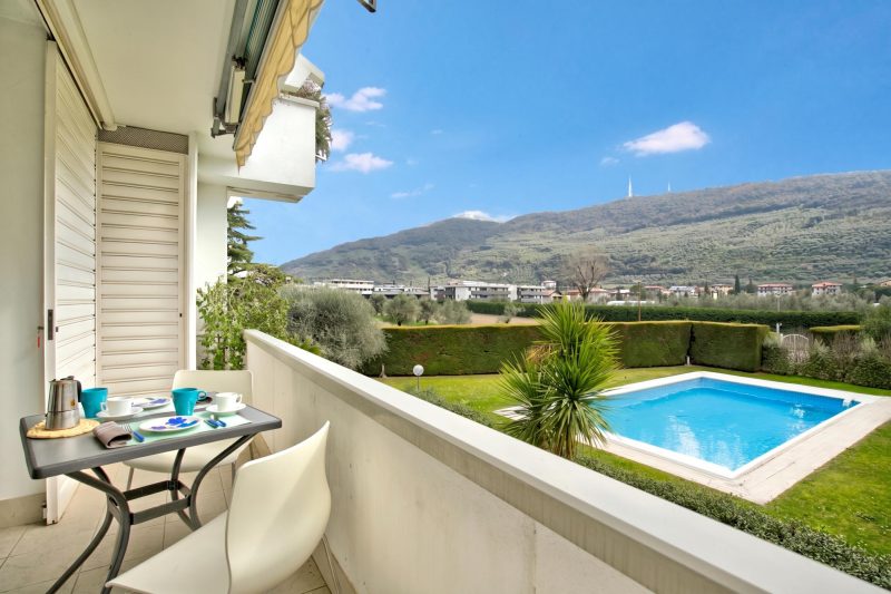 Garden & Surf Residenza By Max with Pool & Balcony