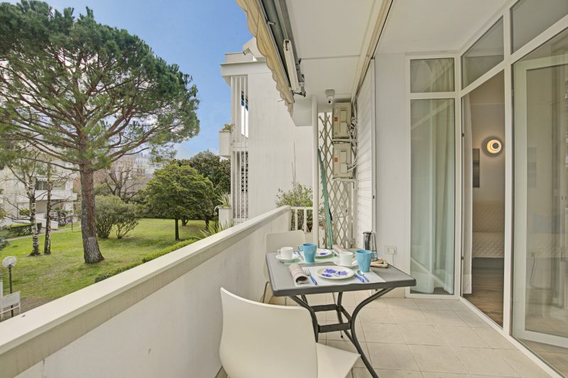 Garden & Surf Residenza By Max with Pool & Balcony