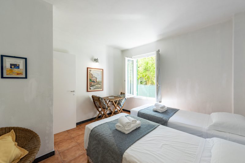 Yard Apartment with Balcony in Vernazza